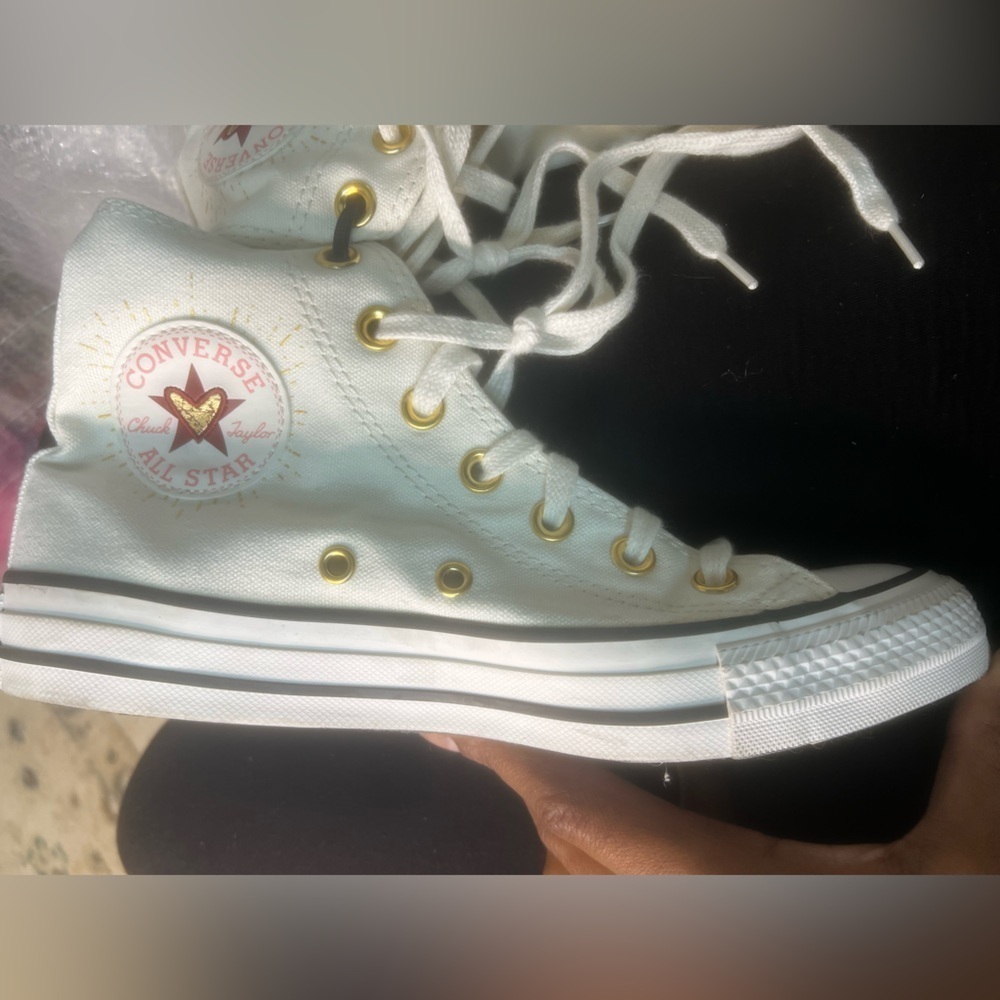 Converse Chuck Taylor All Star High White Valentine's Day 2023 - Picture 5 of 9